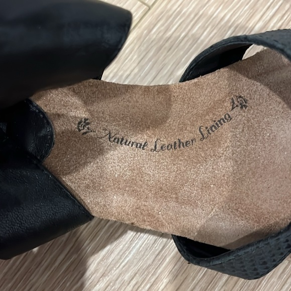 Sofft Leather Lining 2” Sandals - size: 7 - Picture 2 of 5